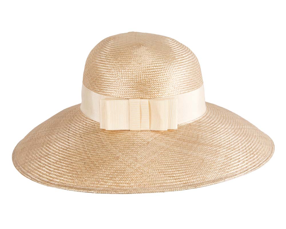 Wide brim straw fashion hat