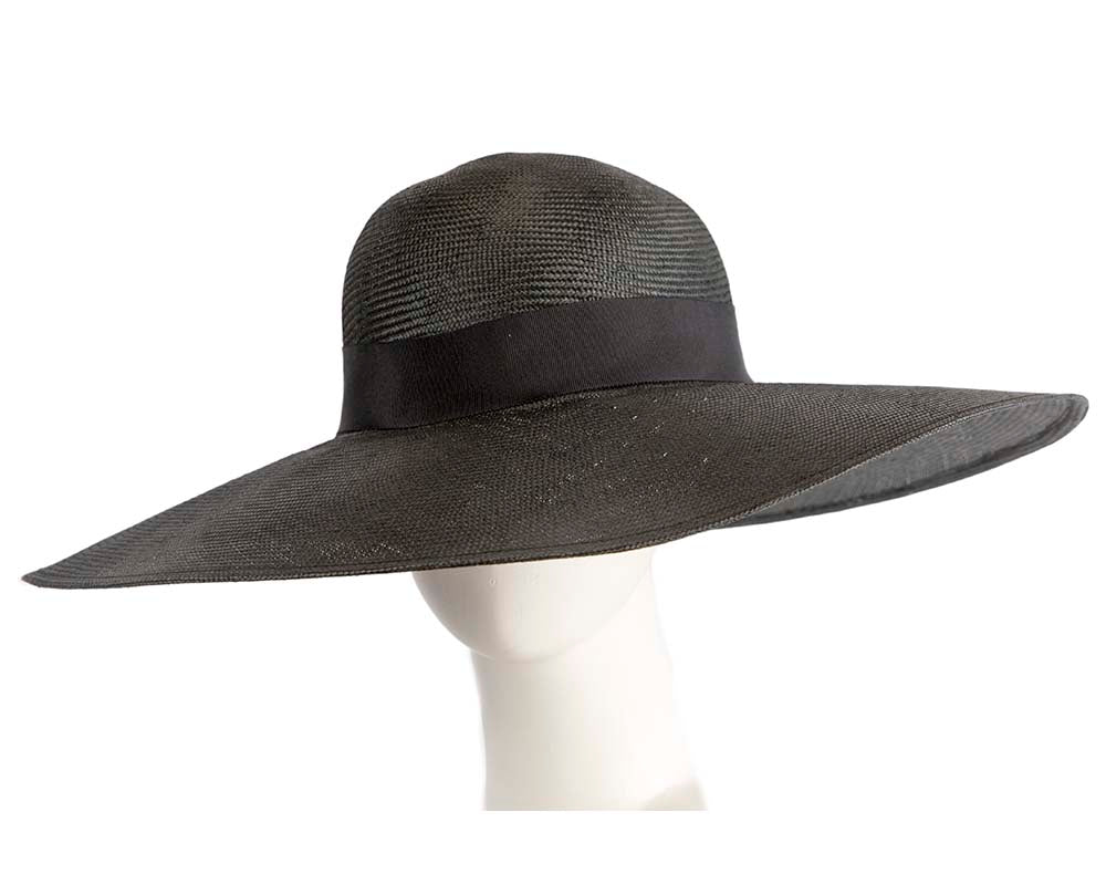 Wide brim black straw fashion hat