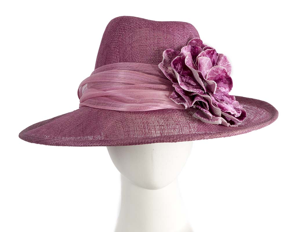 Elegant dusty pink hat with flower