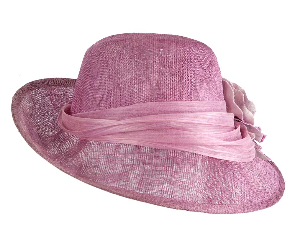 Elegant dusty pink hat with flower