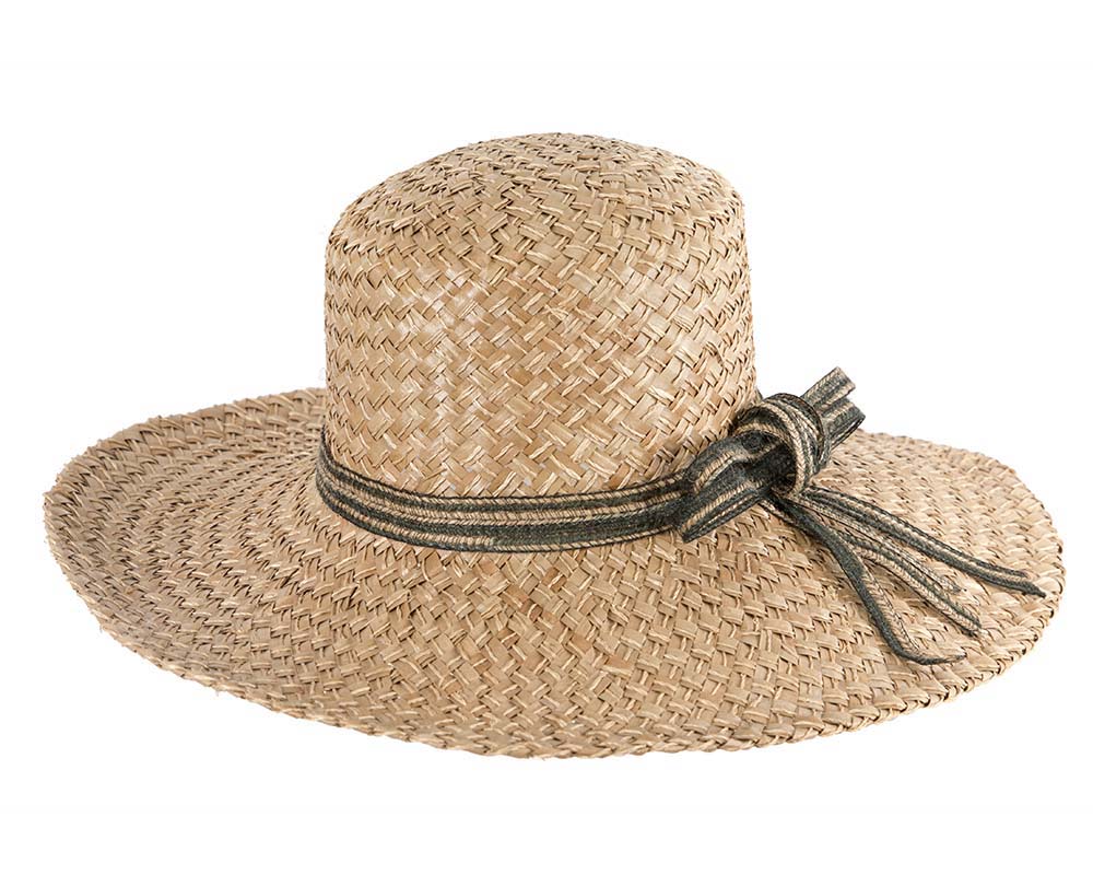 Wide brim straw summer hat