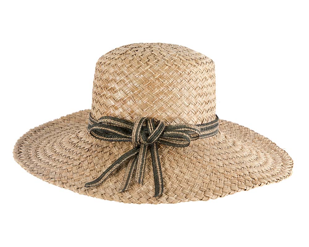 Wide brim straw summer hat