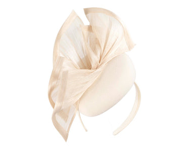 Bespoke cream winter racing fascinator by Fillies Collection