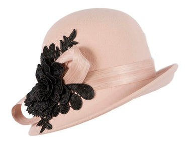 Beige felt cloche hat with lace by Fillies Collection