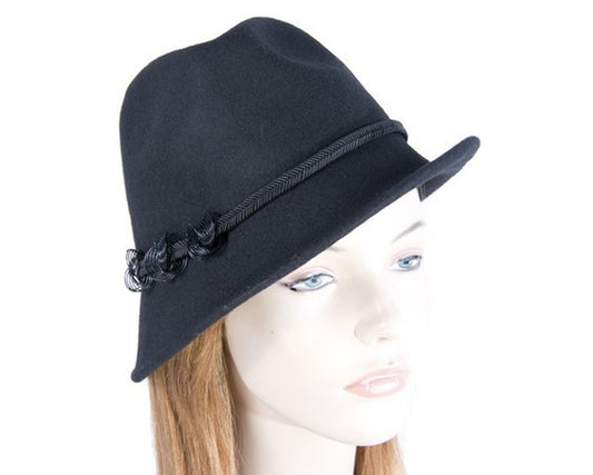 Black trilby felt hat