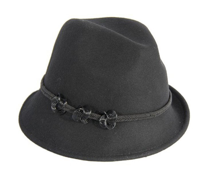 Black trilby felt hat