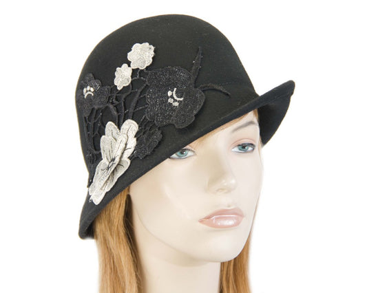 Black winter bucket hat with lace