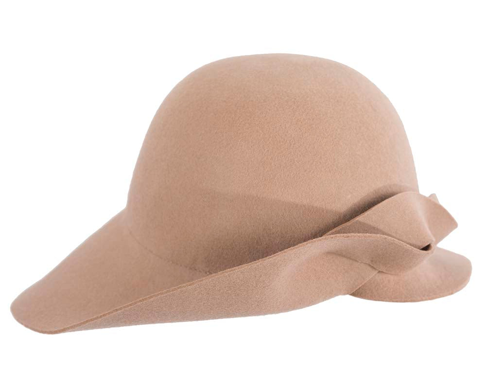 Exclusive wide brim beige felt hat by Max Alexander