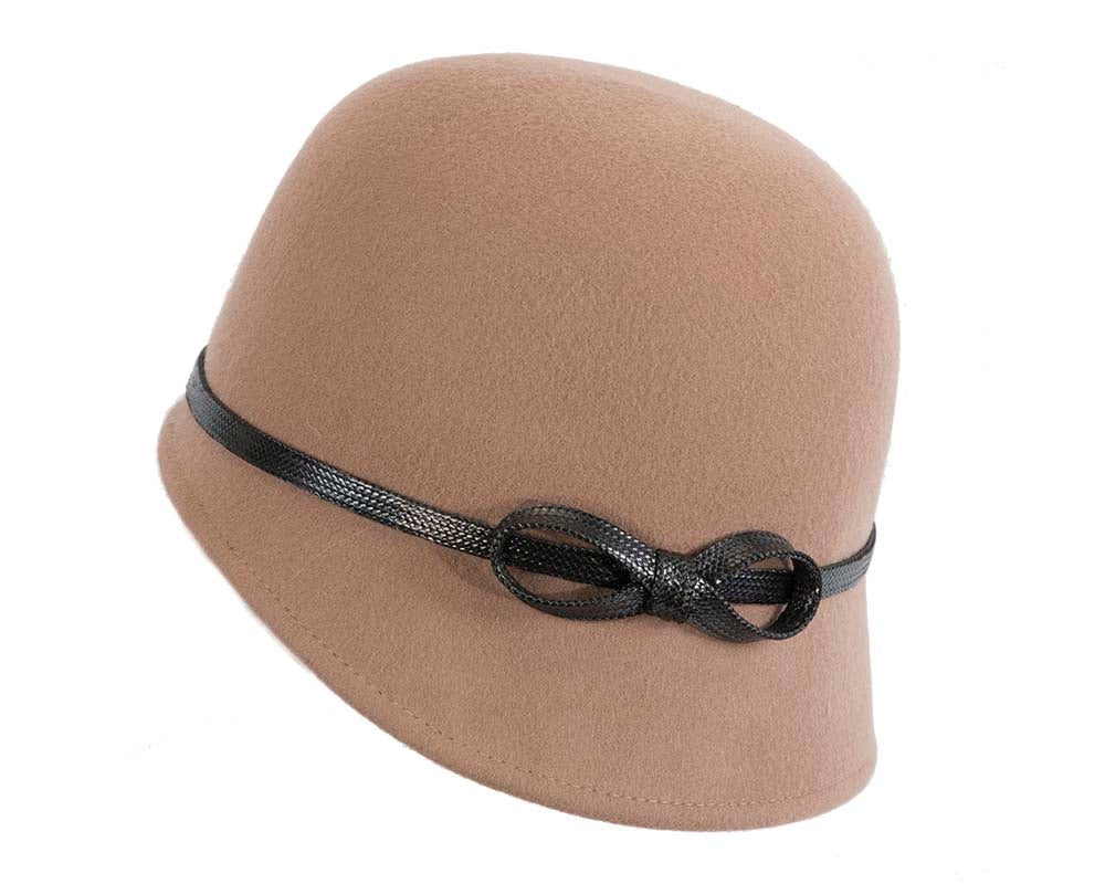 Beige felt bucket hat by Max Alexander