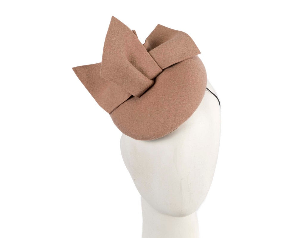 Beige felt winter racing pillbox fascinator