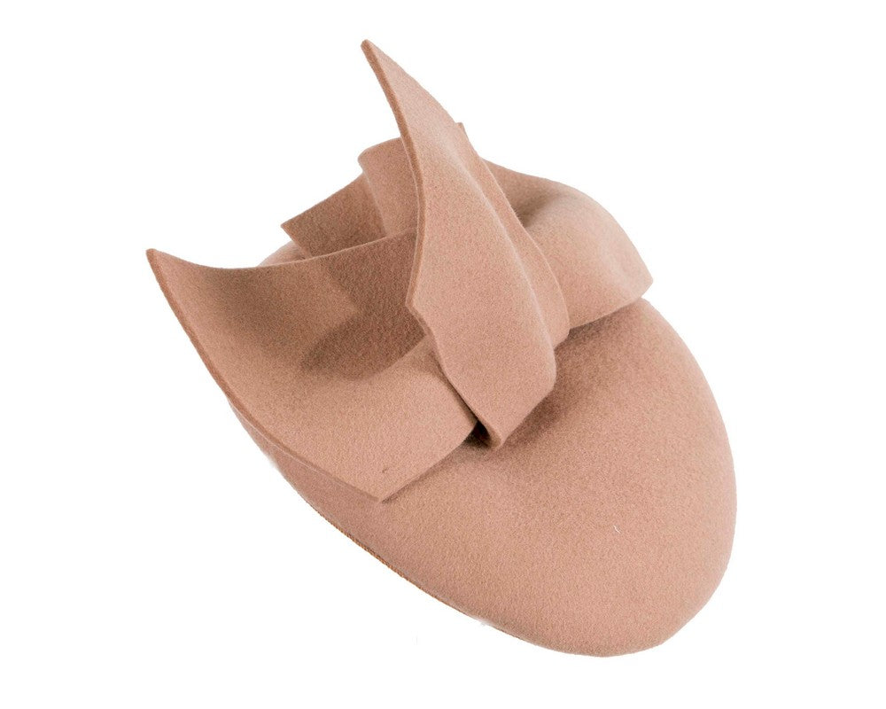 Beige felt winter racing pillbox fascinator