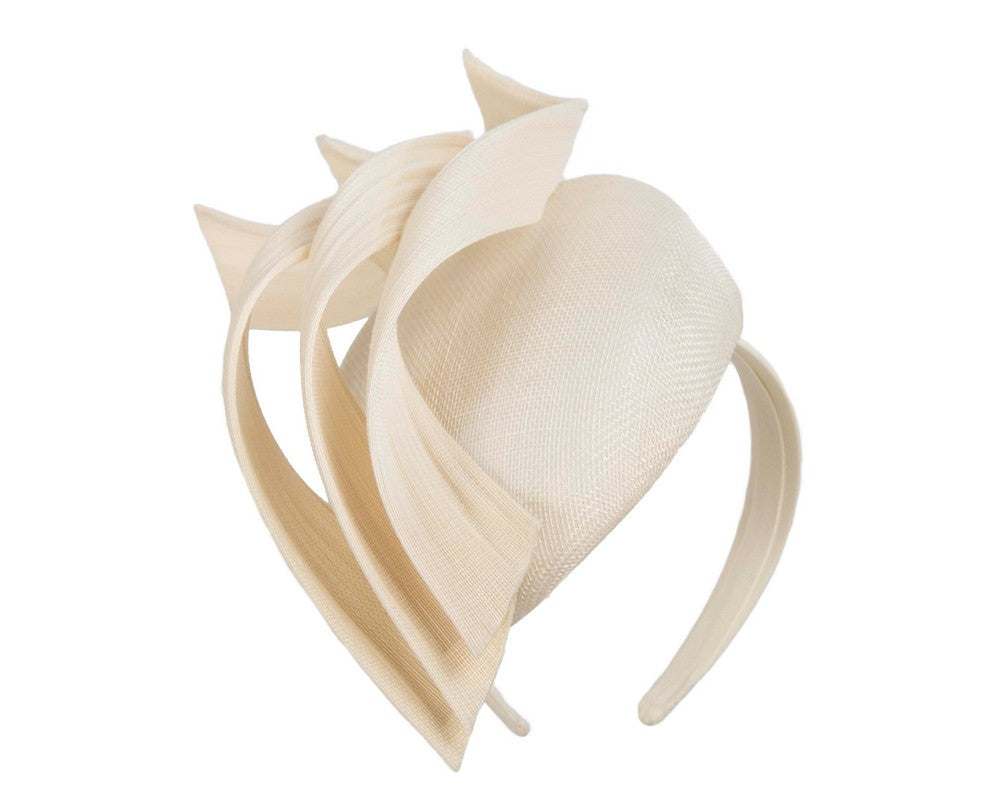 Bespoke cream pillbox fascinator by Fillies Collection