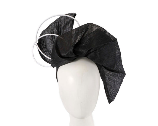 Bespoke black & white fascinator by Fillies Collection