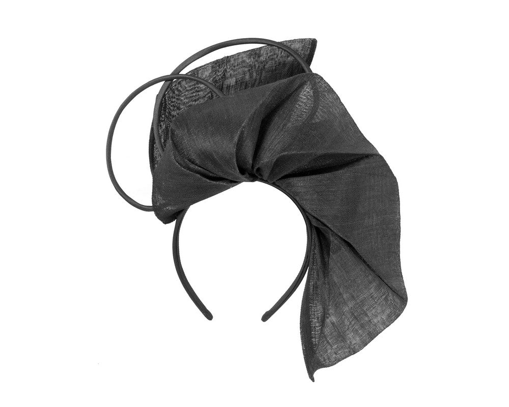 Bespoke black fascinator by Fillies Collection