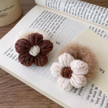 Adorable Handcrafted Knitted Hair Accessories For Children And Teens: Beige Floral Hair Clip And Plush Hairband